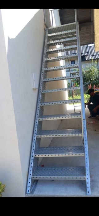 Scări zincate exterior 75x25