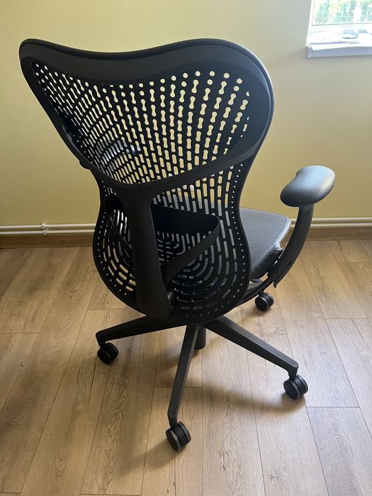 Scaun de birou ergonomic Herman Miller Mirra 2