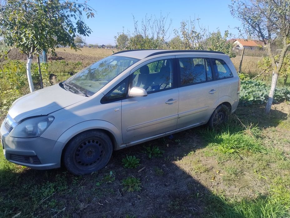 vând piese Opel Zafira b