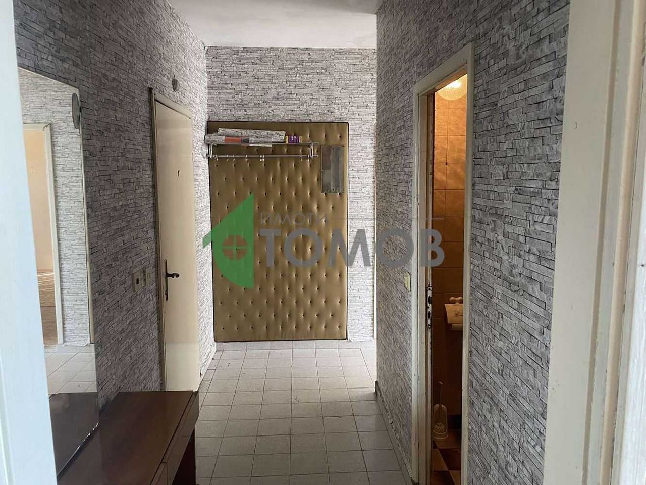 Продава се Двустаен апартамент в Шумен, Тракия - 63 кв.м за 1077 €/кв.м - Снимка #8