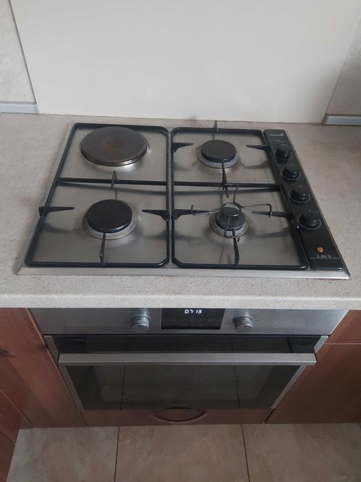 Газови котлони за вграждане 3 бр,  1 електрически 1500 w Edesa Испания