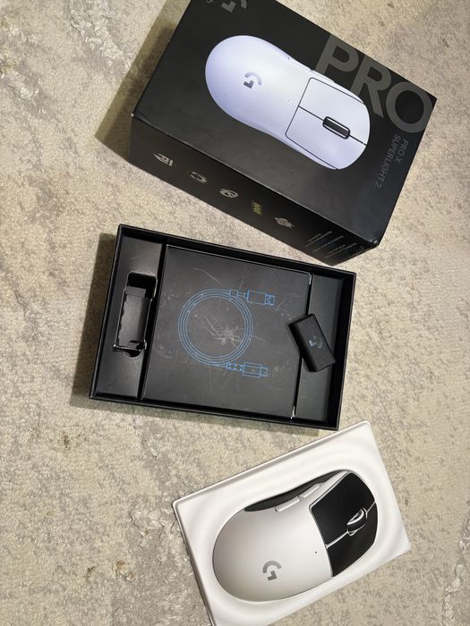 Мышь Logitech Pro X Superlight 2 белый