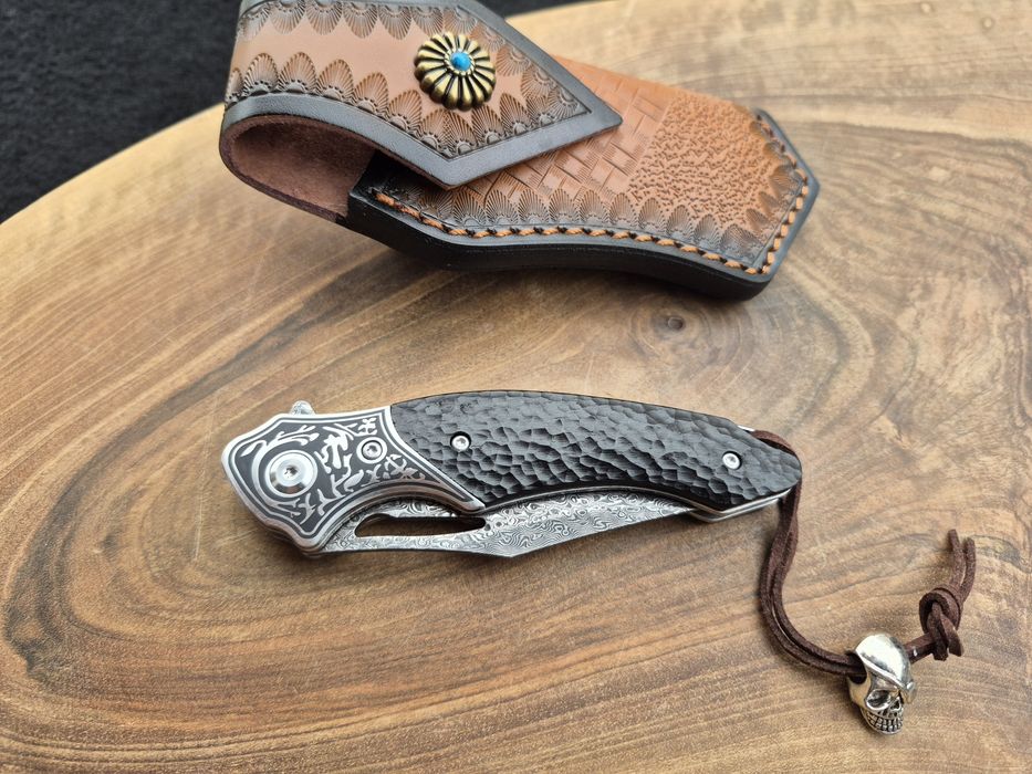 Уникален сгъваем нож дамаска стомана с кожена кания