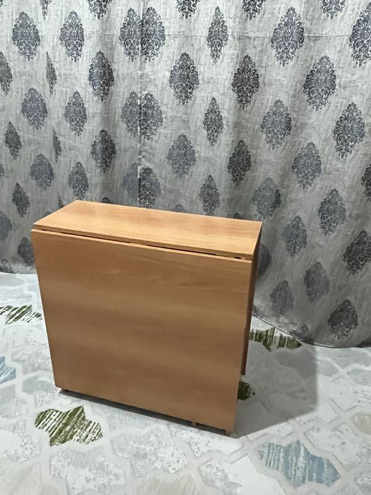 Продам раскладной стол в хорошем состоянии