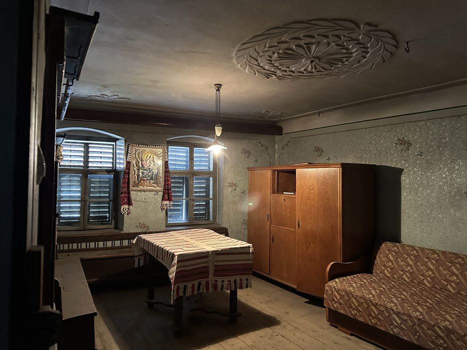 Casa traditionala taraneasca din 1899 de vanzare