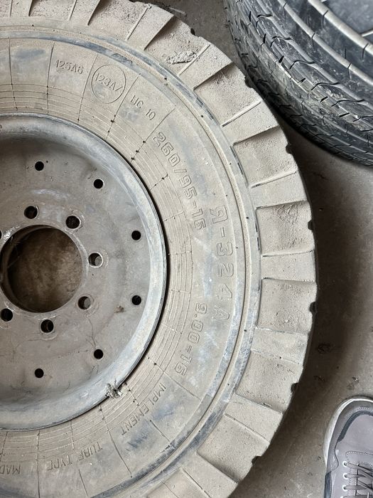 Продается диск с резиной