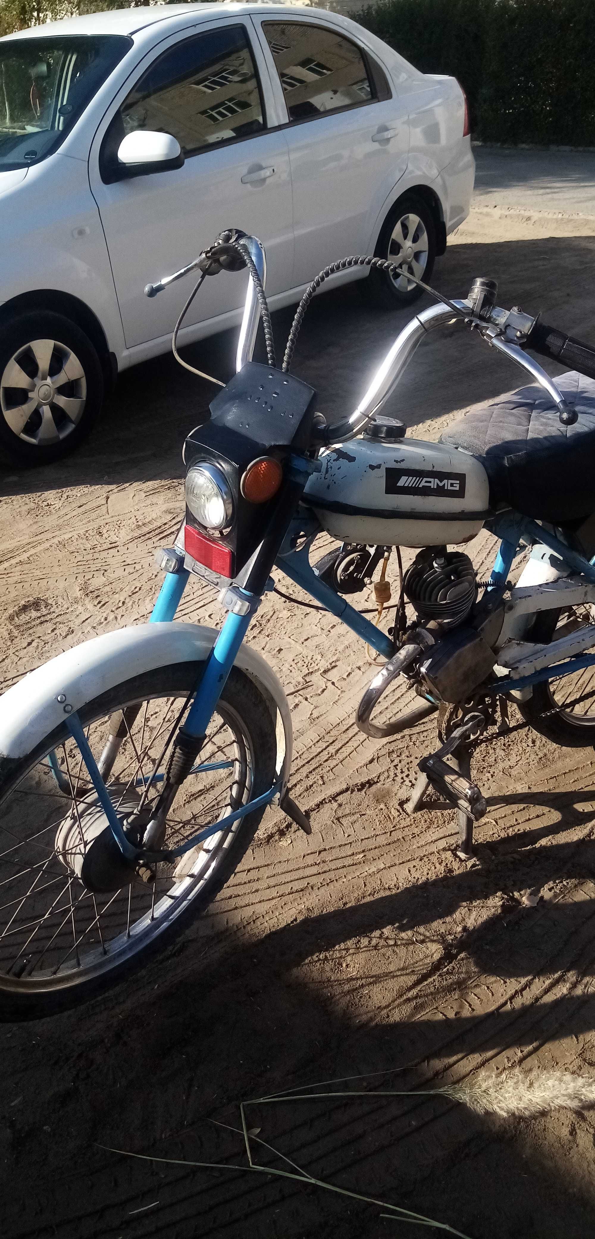 Motosikl Riga 8.