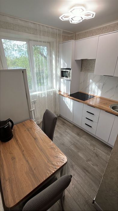 Продам 2 ух комн кв в центре район Голубого рынка