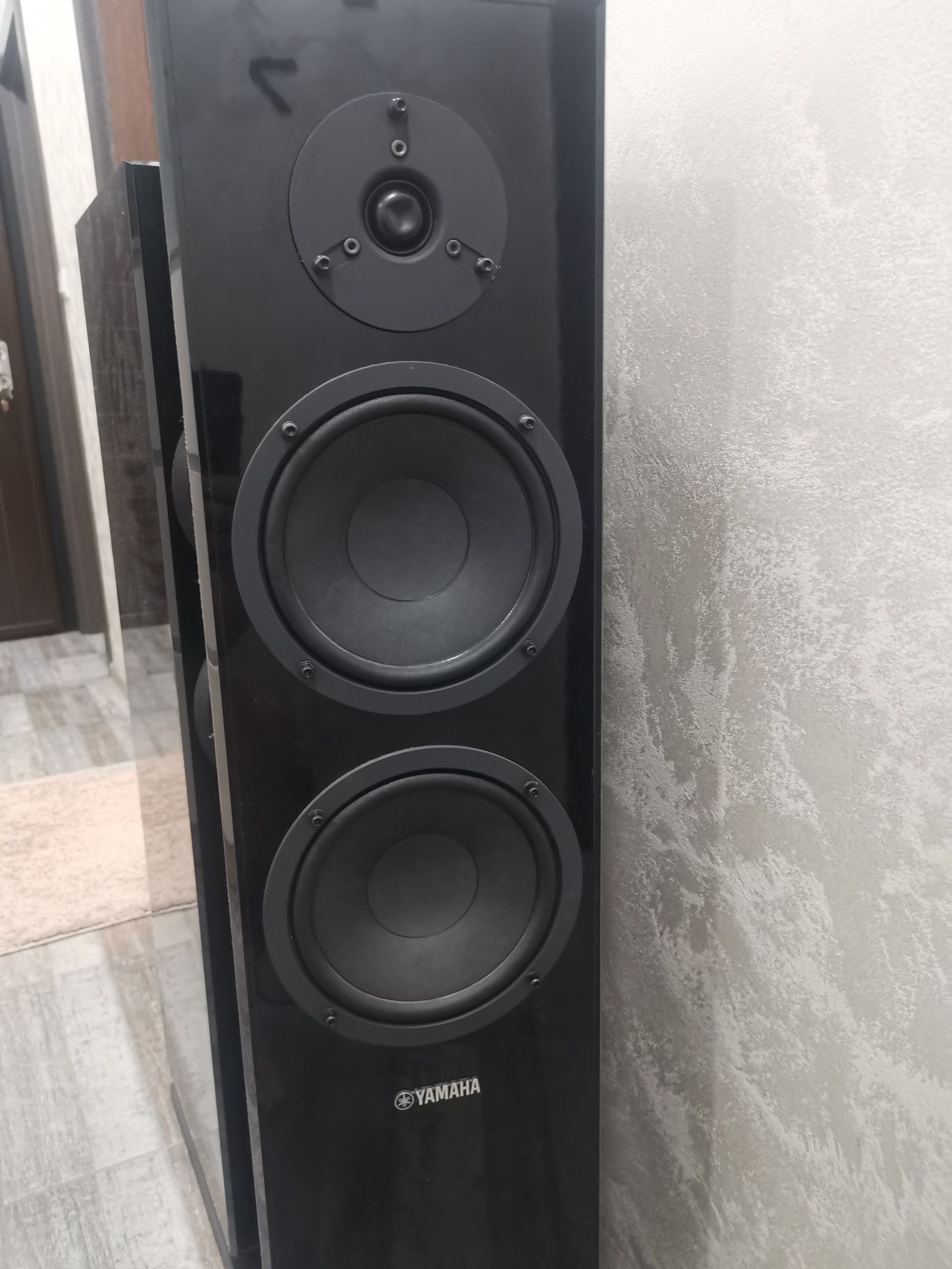 Yamaha узвучителна система