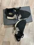 Маратонки new balance