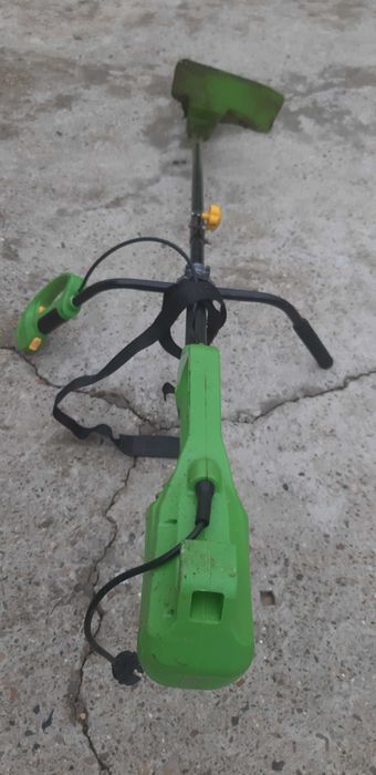 Vând motocoasă electrică