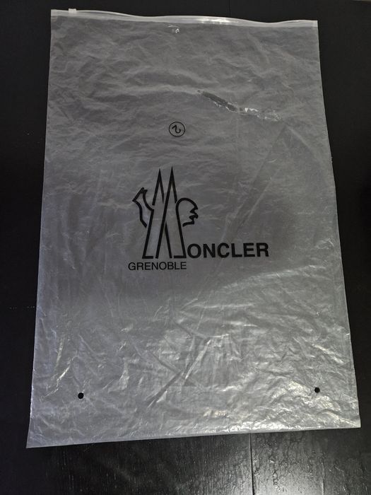 Moncler Maya Short Down Jacket M