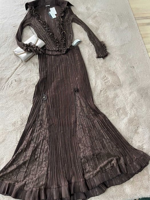 Costum nou elegant fusta si bluza achizitionat din Dubai, marimea 42