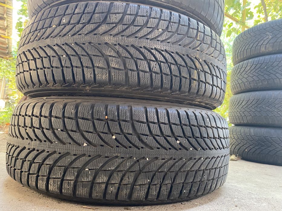 Шины Michelin 235/65/17, 2шт