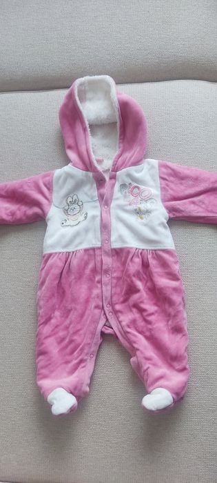 Подарявам дрехи за бебе момиченце (0-6 месеца)