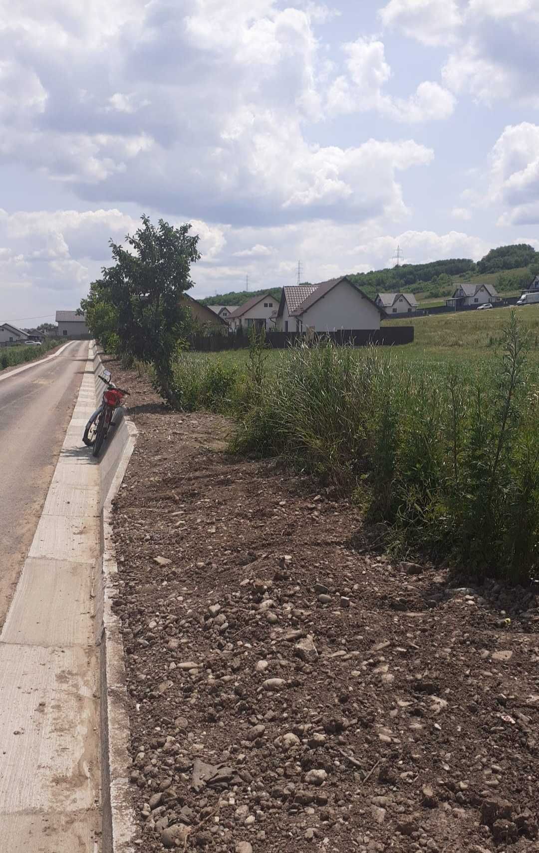Vand teren casa Margineni