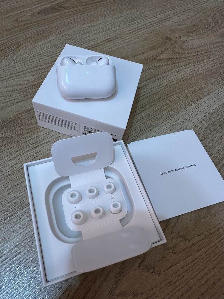 AirPods Pro 2nd Generation MagSafe Case + оригинален адаптер Apple