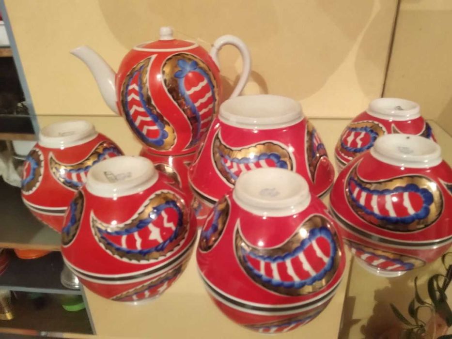 Красный Каламбур 1 Большой чайник 5 пиал 1 кесе