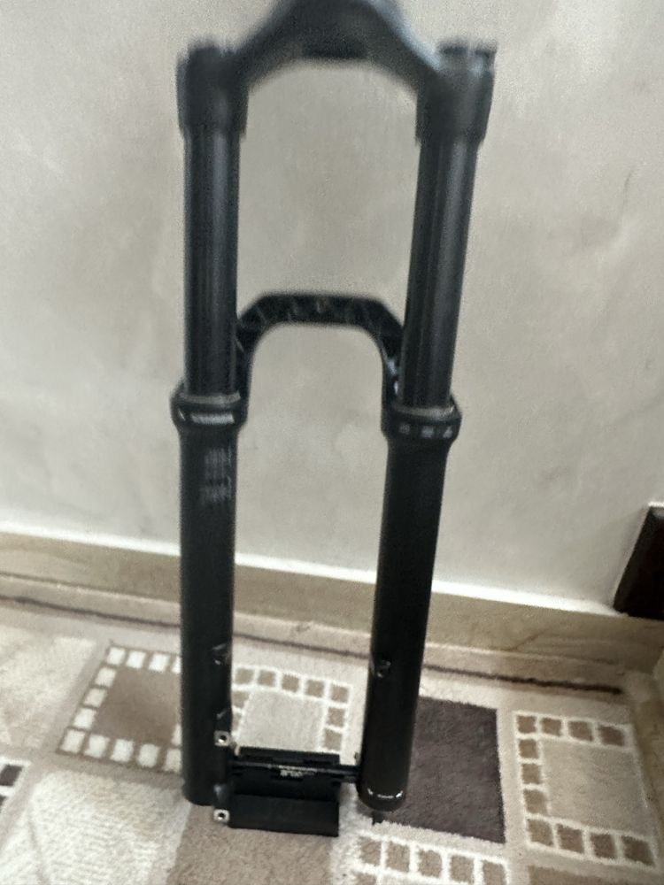 Furca de bicicleta RockShox 35 160 mm ( noua)