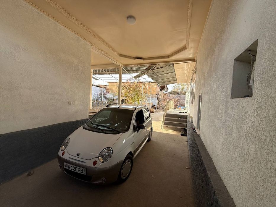 Uchastka 6 Sotix 4 Xona Kelishamiza bez makler