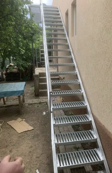 Scara metalica industriala