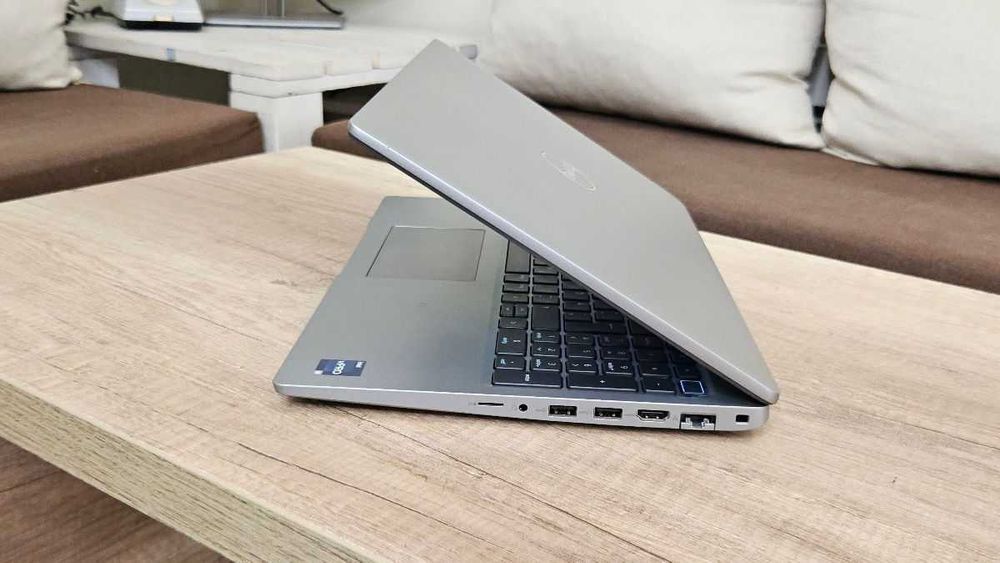 Dell Latitude 5530 - i5 12Gen - 32GB RAM - 2TB SSD