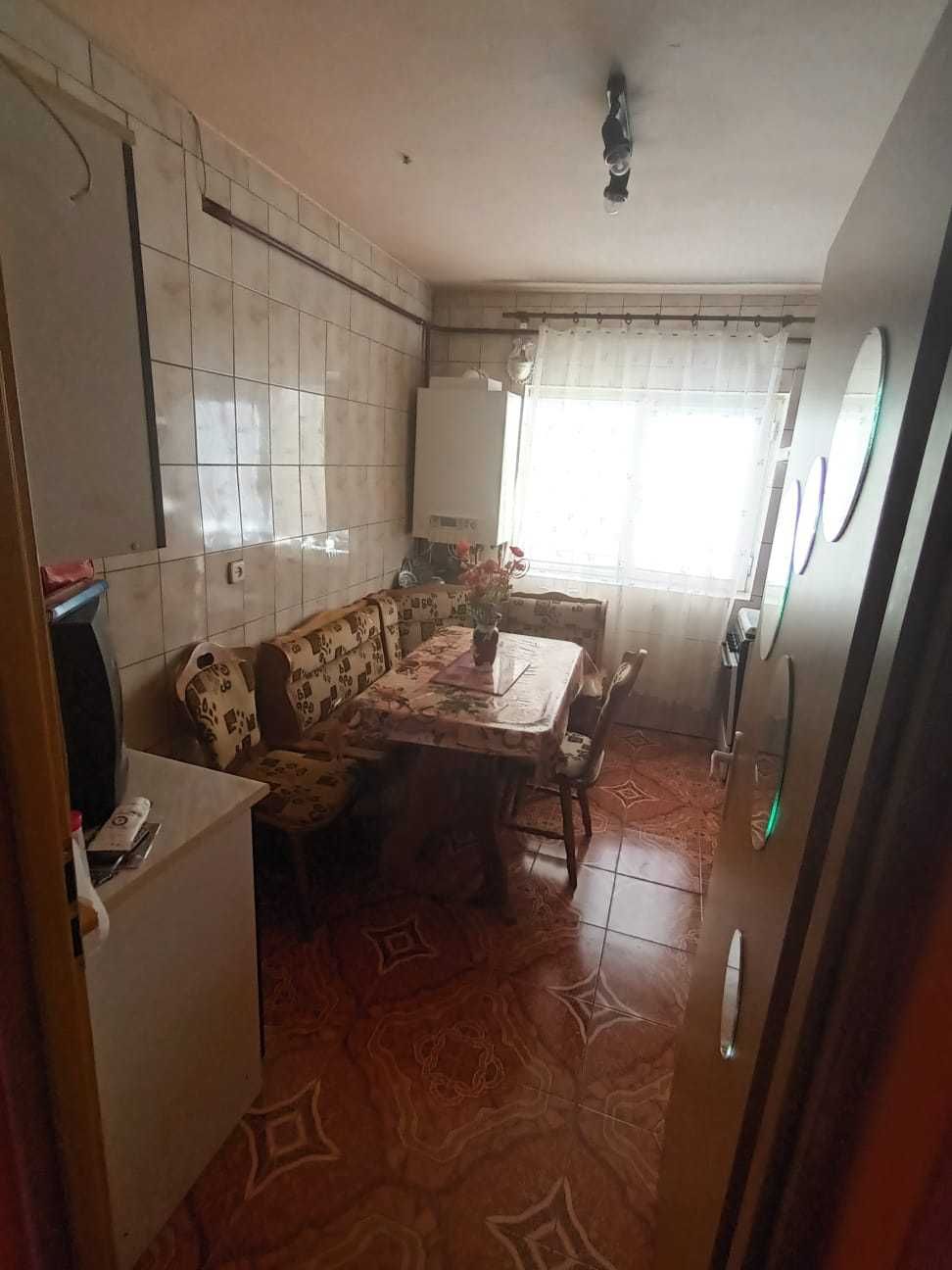 Apartament 4 camere Drăgășani