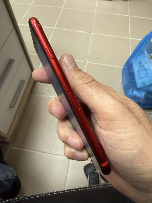 iPhone 8 red 64gb