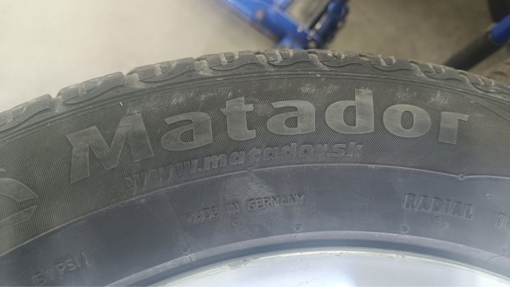 Продам резину комплект 40.000 тг