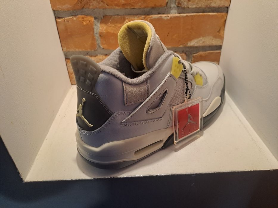 Air Jordan 4 Retro Craft Photon Dust