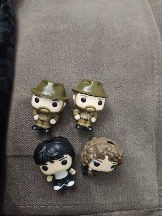 Киндер джой очень странные дела