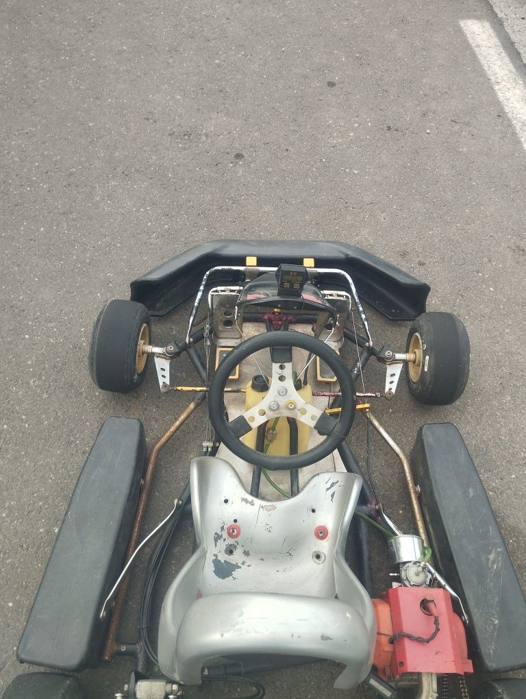 Kart de vânzare.