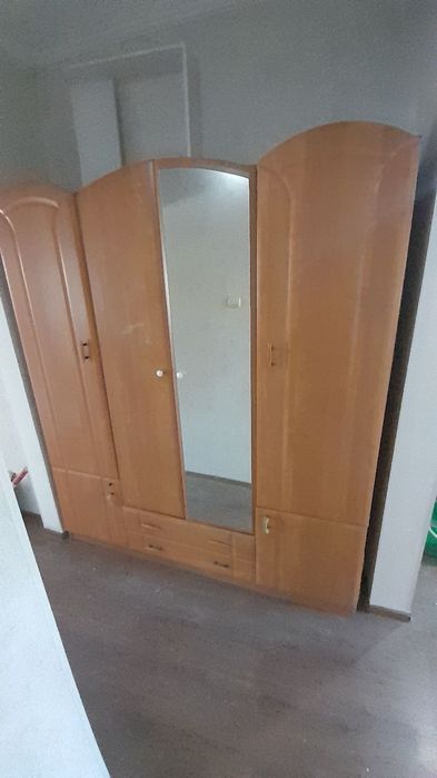 Срочно продам шкаф шифоньер новый доставка есть по городу