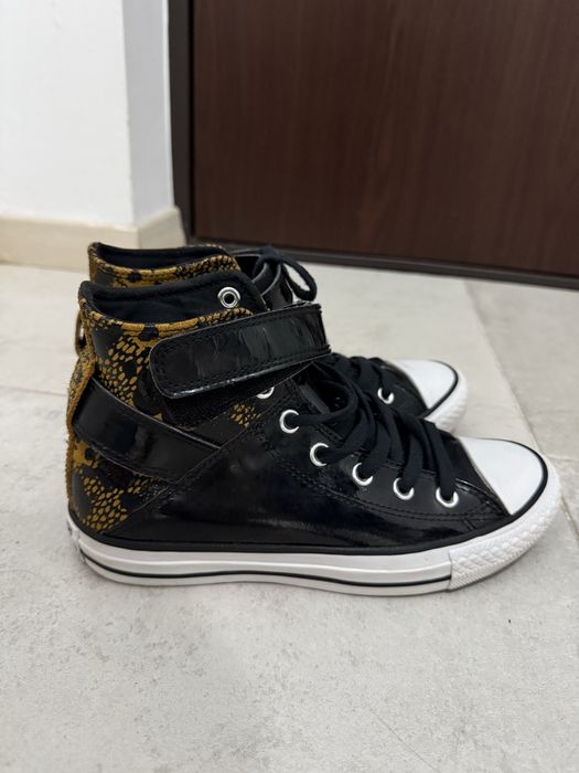 Adidasi Converse
