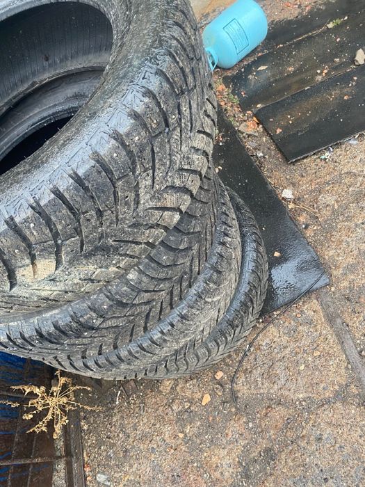 Продам резину, 2 без камеры, 2 с камерой