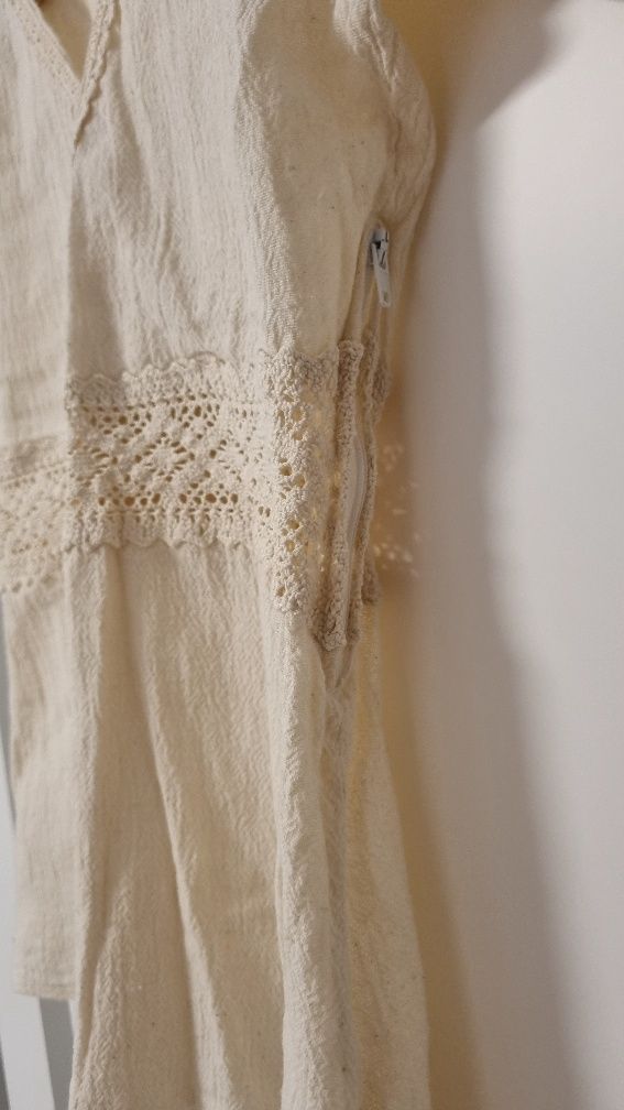 Bluza in cu dantela crosetata manual