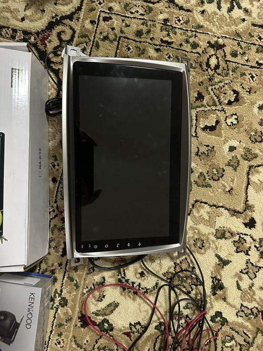 Андройд, штатное головное устройство на Тойоту Лэнд крузер 100,