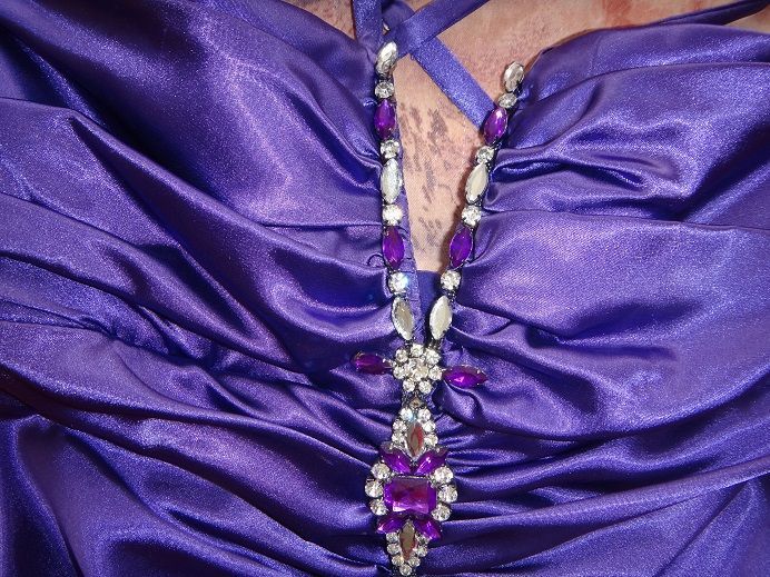 Лилава бална абитуриентска рокля