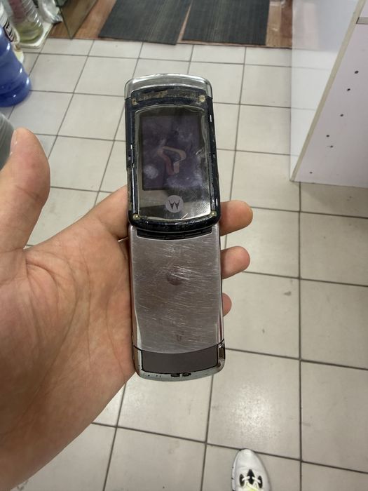 Motorola V13 в хорошем состоянии.