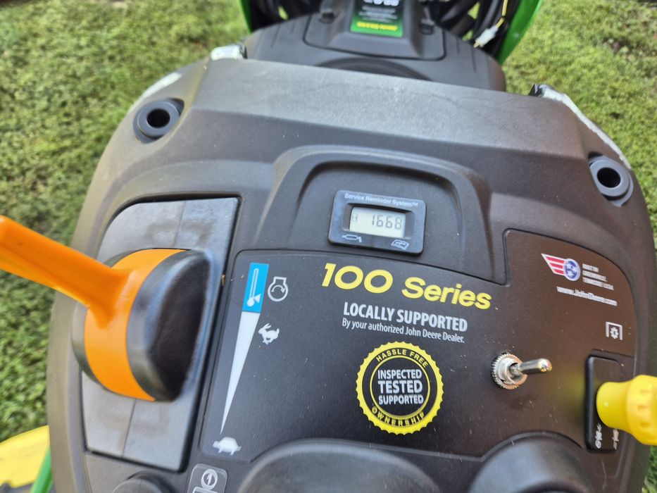 John Deere E140 22 CP Tractoras de tuns iarba gazon Import USA