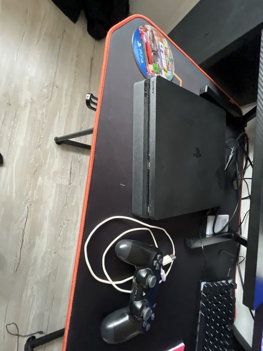 Ps4,2manete,casti,13jocuri,cabluri, tot
