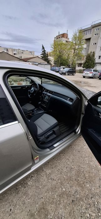 Vând  Skoda Superb 2