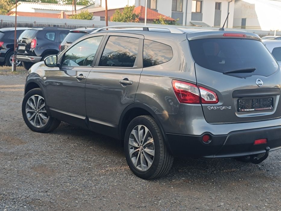Nissan Qashqai 1.5 diesel 110 cp 7 locuri an 2014