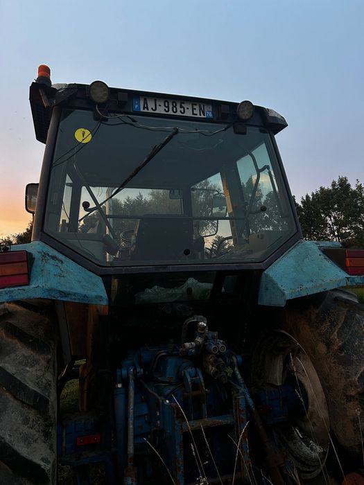 Tractor Ford New Holland 6640