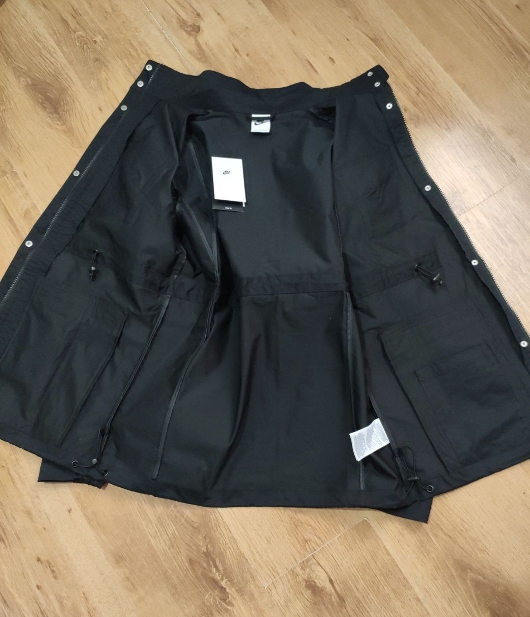 Geaca Nike mărimea M damă loose fit sau S bărbați