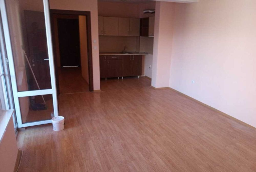 Дава се под наем Двустаен апартамент в Бургас, Възраждане - 75 кв.м за 165 € - Снимка #1