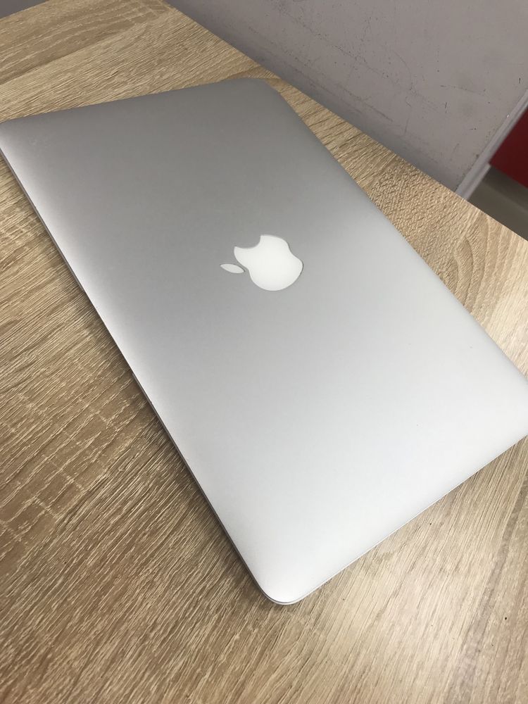 MacBook Air 11-inch/ 2014