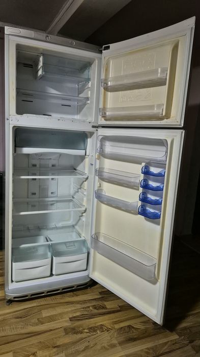 Frigider cu congelator