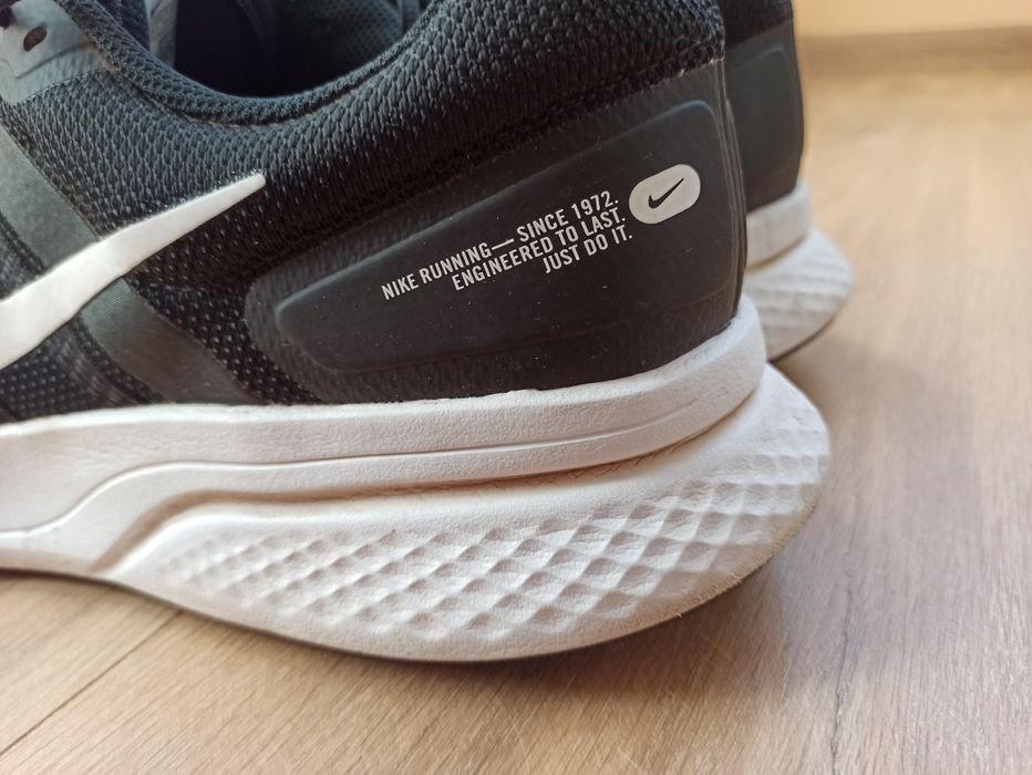 Nike Run Swift 2, Negru 47