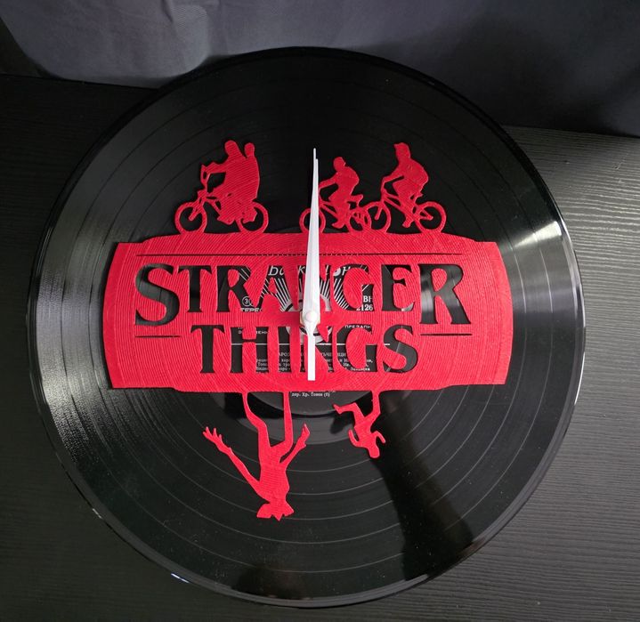 Стенен Часовник Stranger Things